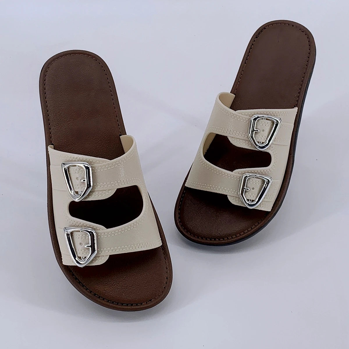 2025 New Slippers for Women Summer Outerwear Fashionable French Flat Soft Sole Anti-Slip Beach Belt Buckle Sandals