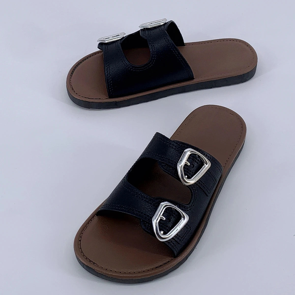 2025 New Slippers for Women Summer Outerwear Fashionable French Flat Soft Sole Anti-Slip Beach Belt Buckle Sandals