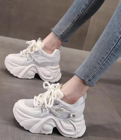 Trends 2025 Stylish Lace Up Athletic Shoes for Women Walking New In Deals Fashion Designer Luxury Light Woman Footwear On Sale