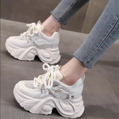 Trends 2025 Stylish Lace Up Athletic Shoes for Women Walking New In Deals Fashion Designer Luxury Light Woman Footwear On Sale